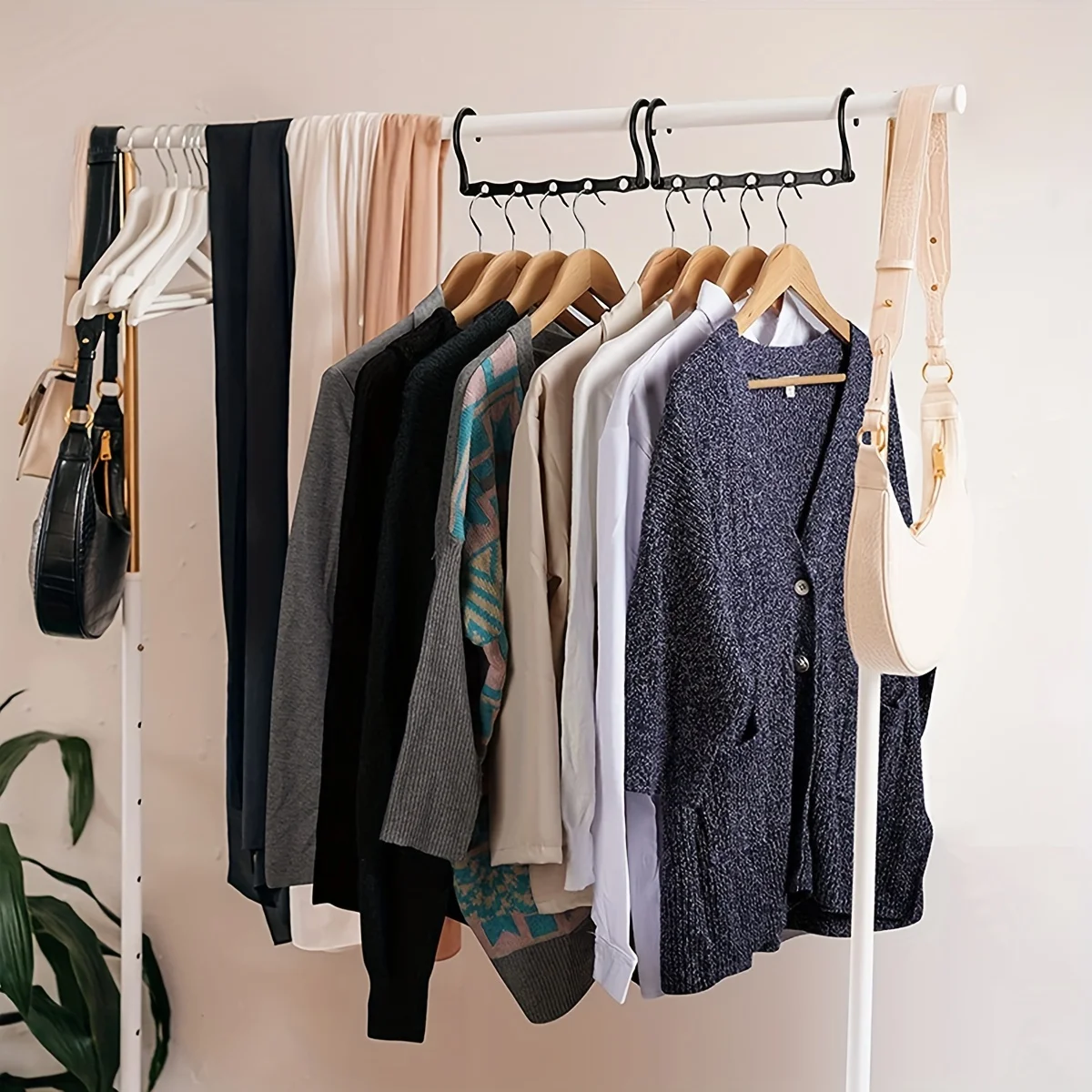 Multifunctional Magic Hook Hanger Space-saving 5 Holes Hanger Simple Folding Windproof Clothes Hanger Apartments Dorms Home Multifunctional Magic Hook Hanger Space-saving 5 Holes Hanger Simple Folding Windproof Clothes Hanger Apartments Dorms Home