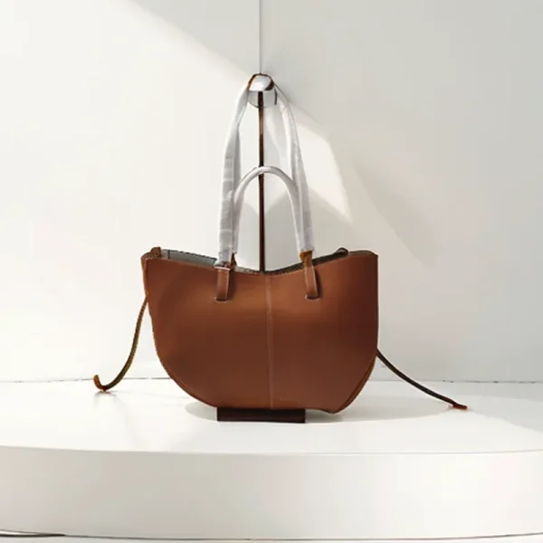 Classic Elegant Style Large Capacity Wing Bag Crossbody Handbag Retro European American Niche Bucket Armpit Tote Bag Fashion - Image 5