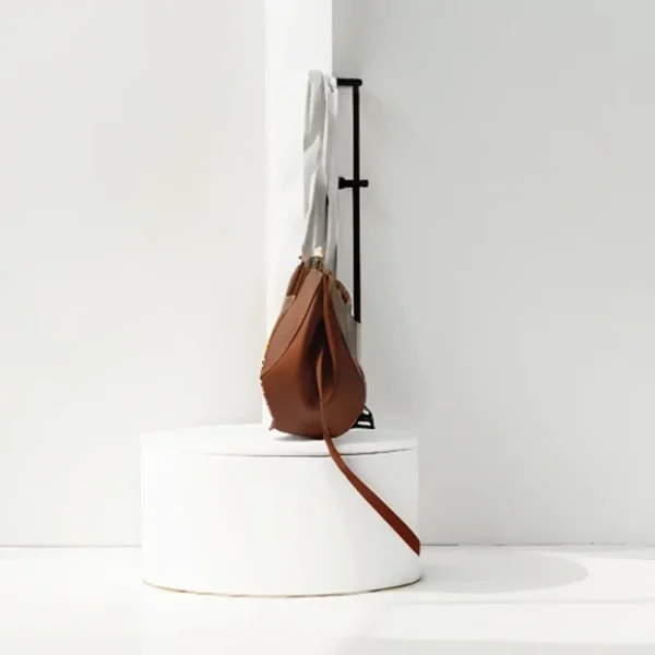 Classic Elegant Style Large Capacity Wing Bag Crossbody Handbag Retro European American Niche Bucket Armpit Tote Bag Fashion - Image 6