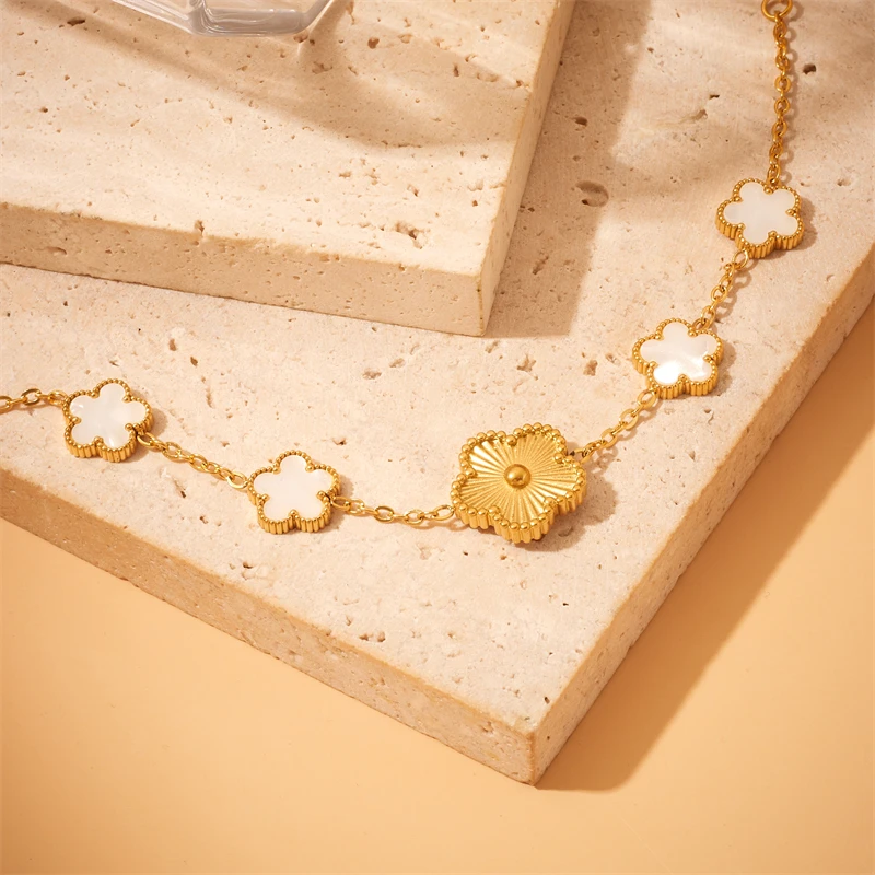 XIYANIKE 316L Stainless Steel Gold Color Five Leaf Flower Charm Bracelet For Women 2023 New Luxury Zircon Clover Bangle Jewelry